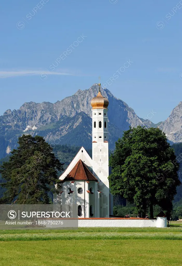 Church of St. Coloman, Schwangau region, Tannheim Mountains at back, Ostallgaeu district, Allgaeu, Swabia, Bavaria, Germany, Europe