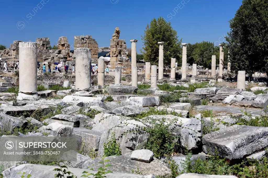 Remnants and pillars, Temple of Aphrodite, Aphrodisias, Geyre, Karacasu, Aydin, Western Turkey, Turkey, Asia