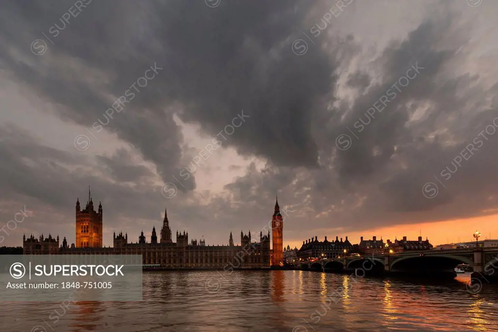 Big Ben, Westminster Palace, Houses of Parliament at dusk, Unesco World Heritage Site, Westminster Bridge, London, England, United Kingdom, Europe