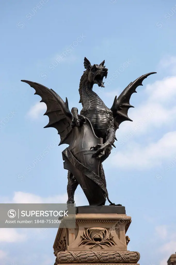 Dragon in Fleet Street, Temple Bar, Royal Courts of Justice, London, England, United Kingdom, Europe
