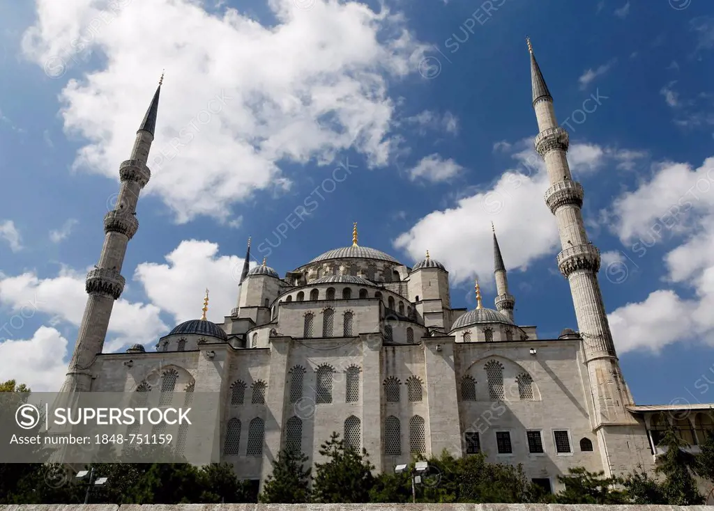 Minarets and domes of the Sultan Ahmed Mosque, Sultanahmet Camii or Blue Mosque, Sultanahmet, historic centre, UNESCO World Heritage Site, Istanbul, T...
