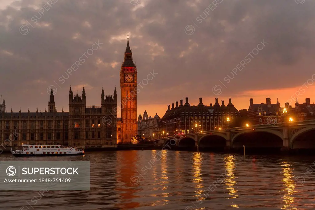 Big Ben, Westminster Palace, Houses of Parliament at dusk, Unesco World Heritage Site, Westminster Bridge, London, England, United Kingdom, Europe