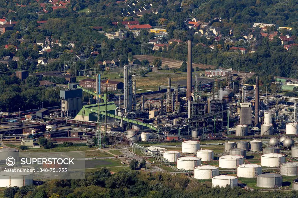 Aerial view, Horst oil refinery, owned by Aral, Gelsenkirchen-Buer, Ruhr area, North Rhine-Westphalia, Germany, Europe