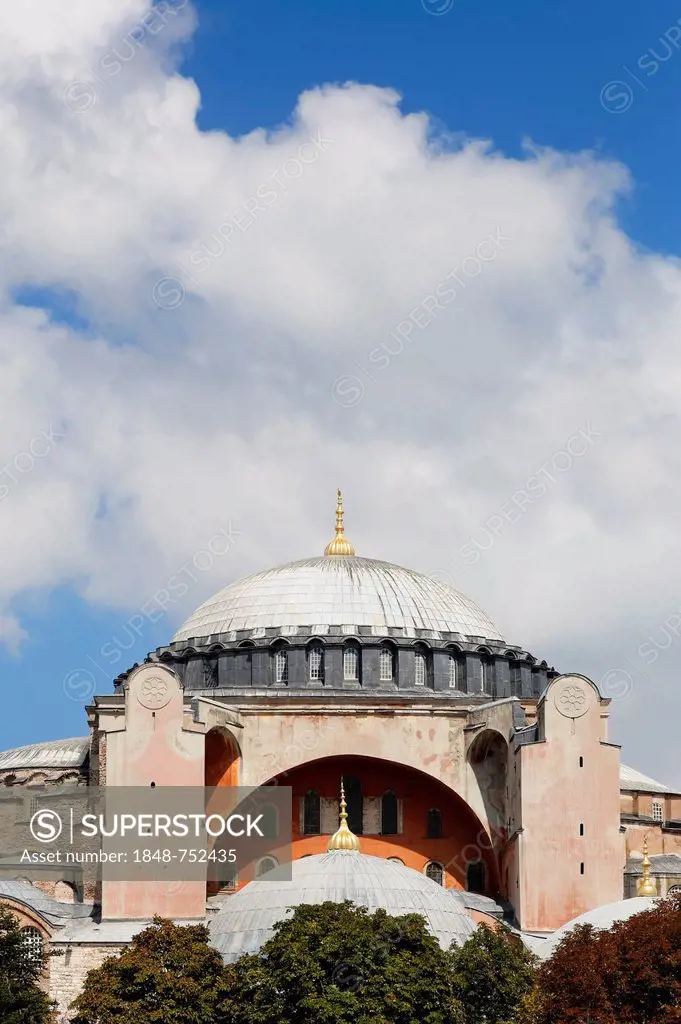 Dome of the Hagia Sophia, Ayasofya, UNESCO World Heritage Site, Istanbul, Turkey, Europe
