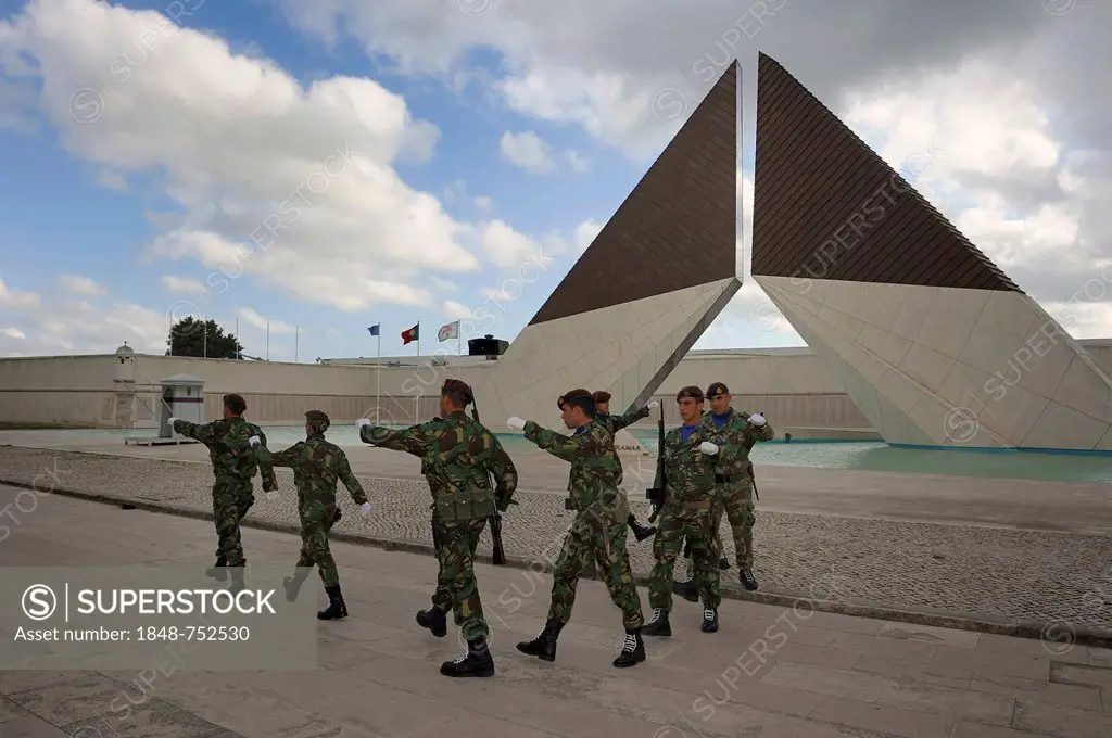 Changing of the guard at the Monumento Nacional aos Combatentes do Ultramar monument, by architect Francisco José Ferreira Guedes de Carvalho, Belém, ...