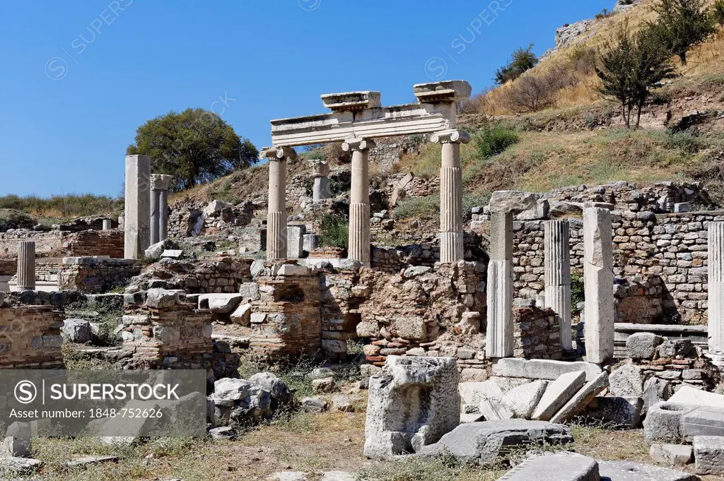 Columns and ruins at the ancient excavation site of Ephesus, Ephesos, Efes, Izmir, Turkish Aegean, western Turkey, Turkey, Asia