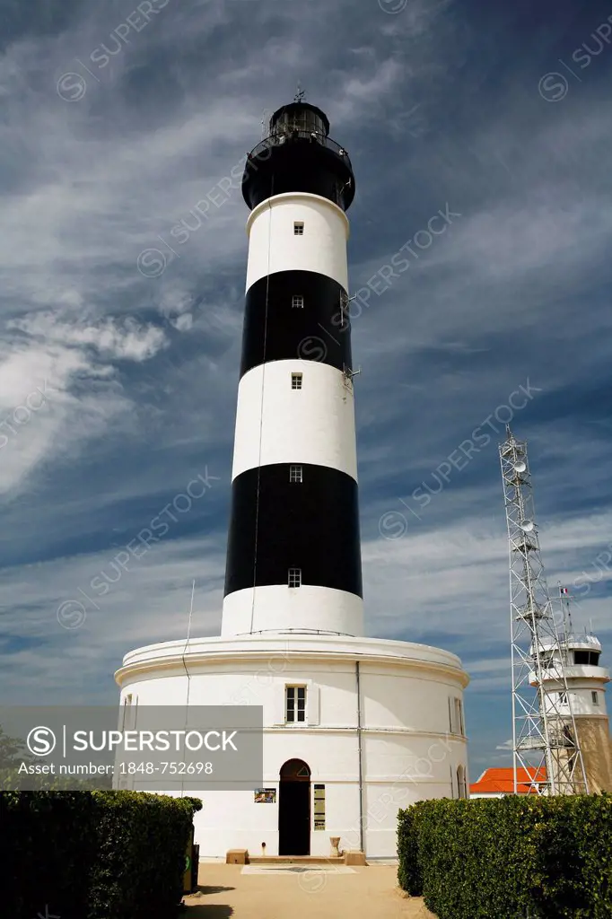 Phare de Chassiron lighthouse, Île dOléron island, Poitou-Charentes region, departement of Charente-Maritime, France, Europe