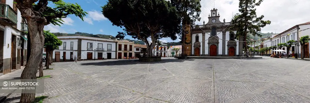 Old town of Teror, Teror Basilica, Basilica de Nuestra Senora del Pino, Plaza Nuestra Señora del Pino, Teror, Gran Canaria, Canary Islands, Spain, Eur...