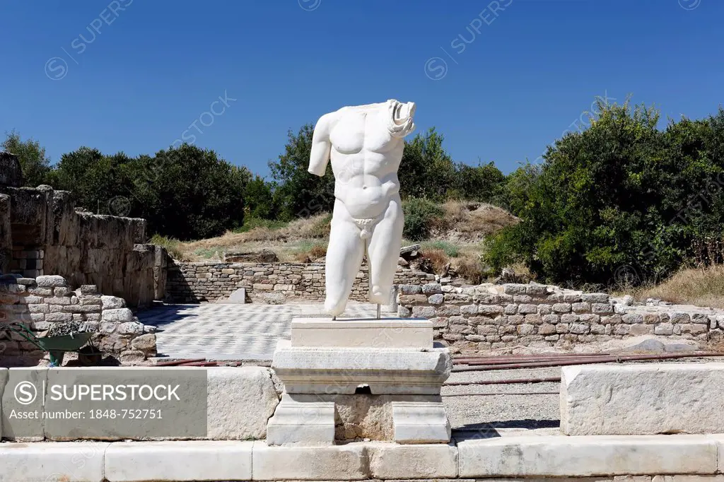 Statue, torso without a head, Aphrodisias, Geyre, Karacasu, Aydin, Western Turkey, Turkey, Asia