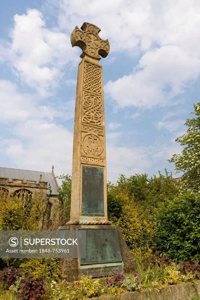 Celtic Cross on War Memorial, High Street, Glastonbury, Somerset, England, United Kingdom, Europe