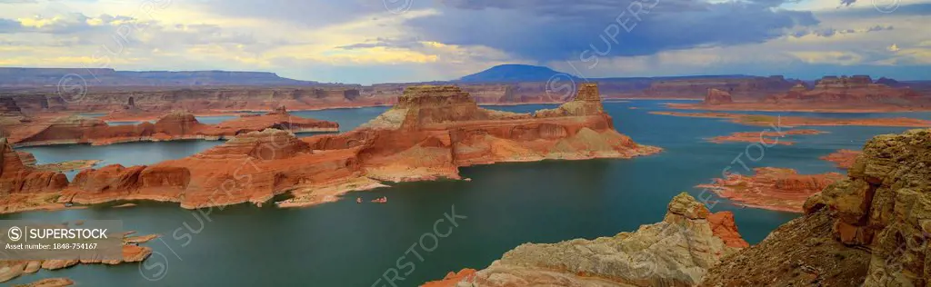 Panoramic view, view at sunset from Alstrom Point to Lake Powell, Padre Bay with Gunsight Butte and Navajo Mountain, Bigwater, Glen Canyon National Re...