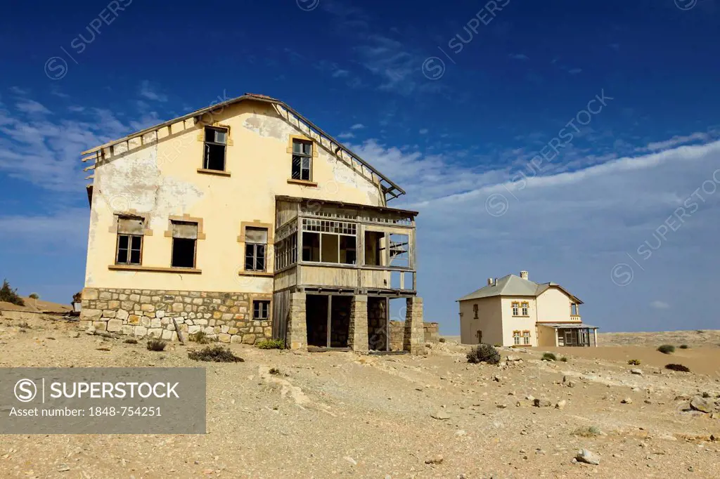 Building in Kolmanskop, ghost town near Luderitz, Namibia, Africa
