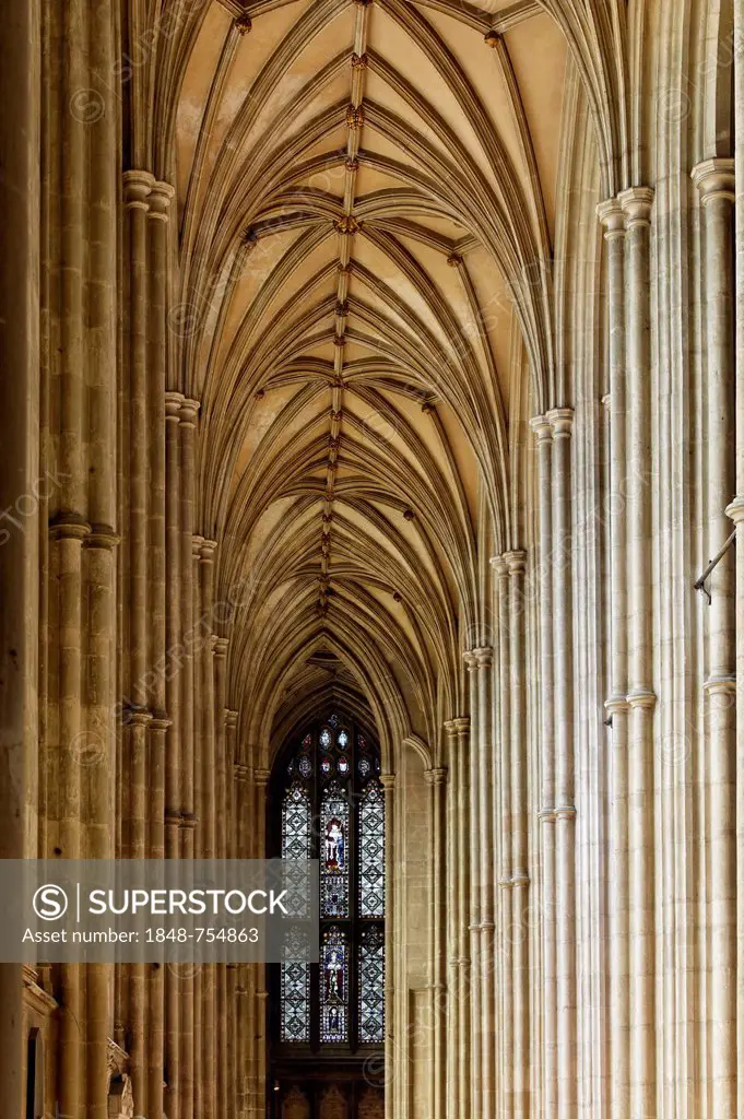 Canterbury Cathedral, side aisle of the nave, South East England, administrative county of Kent, England, United Kingdom, Europe