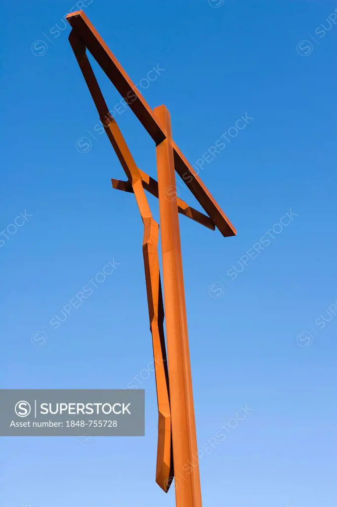 Cruz Alta, Soaring Cross, by Robert Schad, Santuario de Fatima, Fatima Shrine, Sanctuary of Our Lady of Fatima, Fatima, Ourem, Santarem, Portugal, Eur...