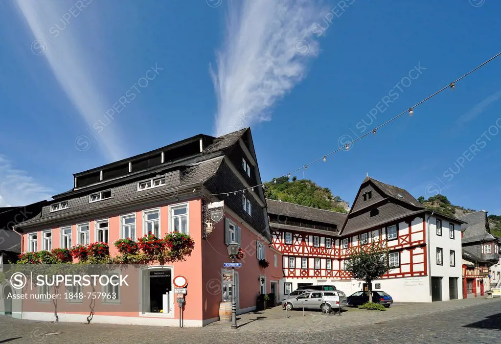 Weingut Friedrich Bastian winery, left, and right Hotel Altkölnischer Hof, Bacharach, UNESCO World Heritage Site, Rhineland-Palatinate, Germany, Europ...