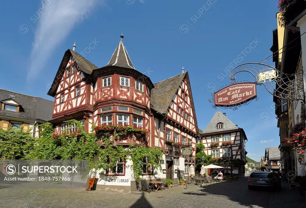 Weinhaus Altes Haus tavern, Am Markt, Bacharach, UNESCO World Heritage Site, Rhineland-Palatinate, Germany, Europe