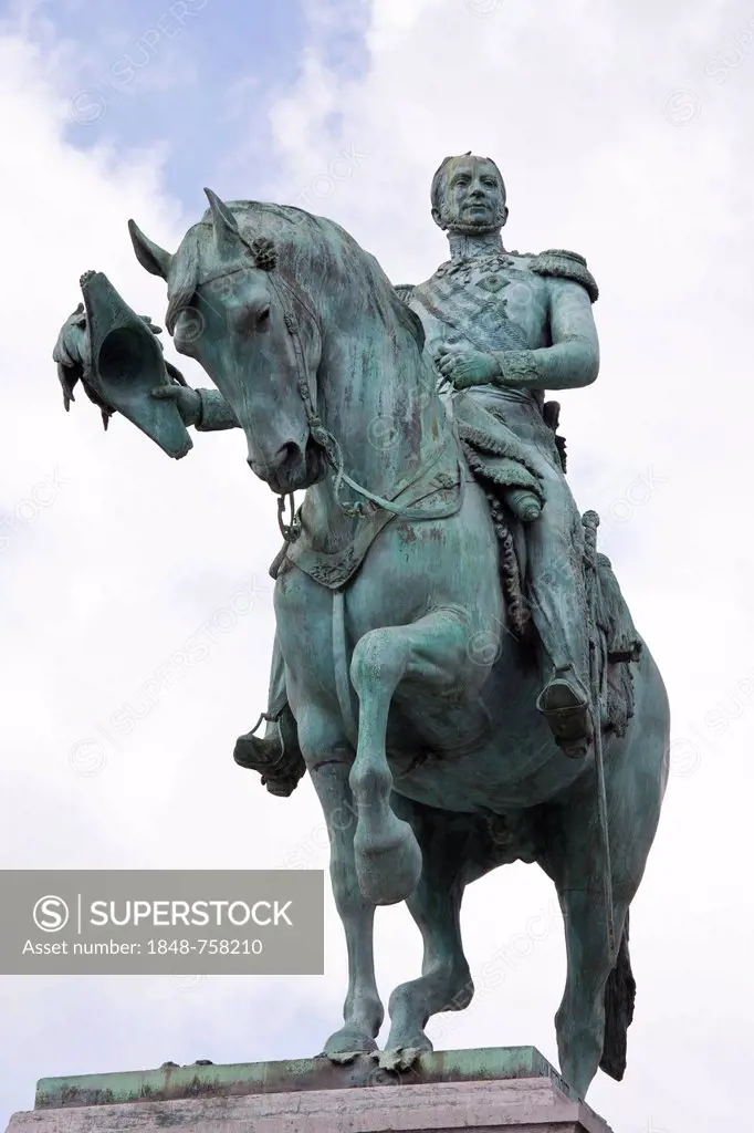 Equestrian statue of William II on Place Guillaume II, City of Luxembourg, Luxembourg, Europe, PublicGround
