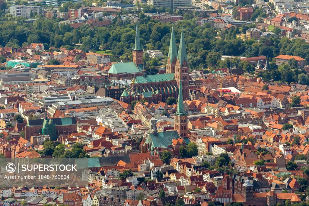 Aerial view, historic town centre with St. James's Church, St. Mary's Church and St. Peter's Church