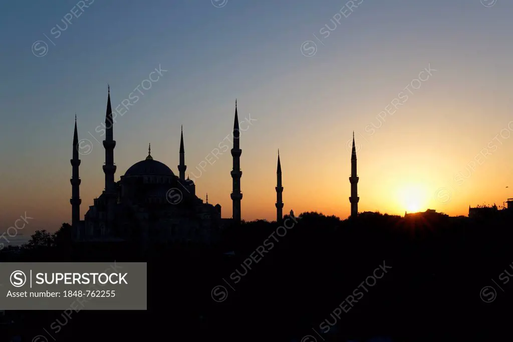 Blue Mosque, Sultan Ahmed Mosque or Sultanahmet Camii, silhouette at sunset