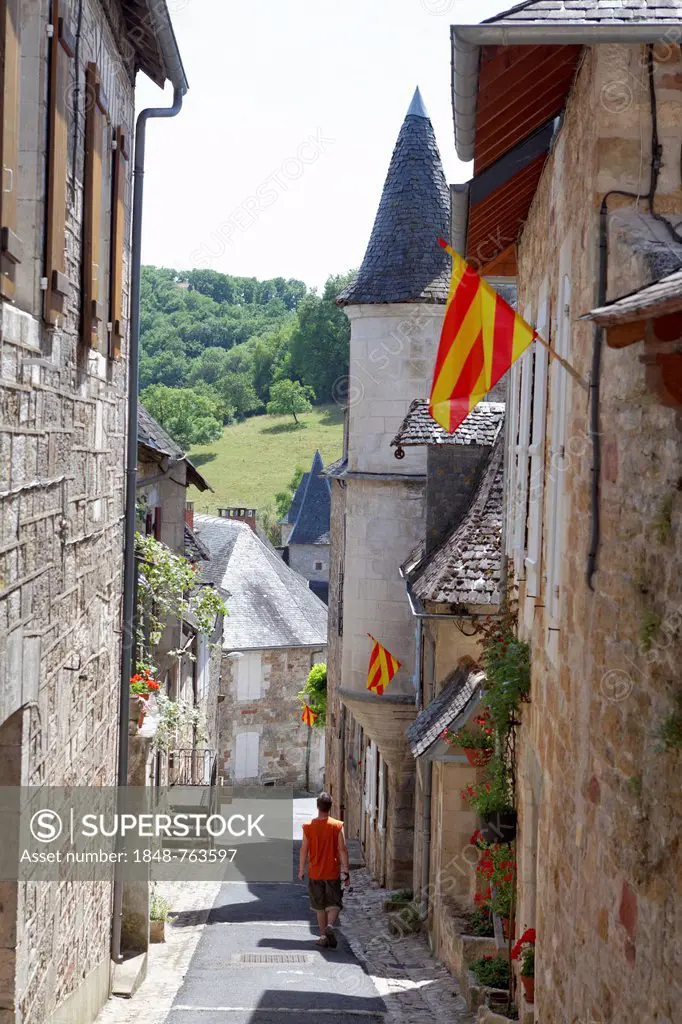 Alleyway, Turenne, labelled Les Plus Beaux Villages de France, Corrèze, Limousin, France, Europe