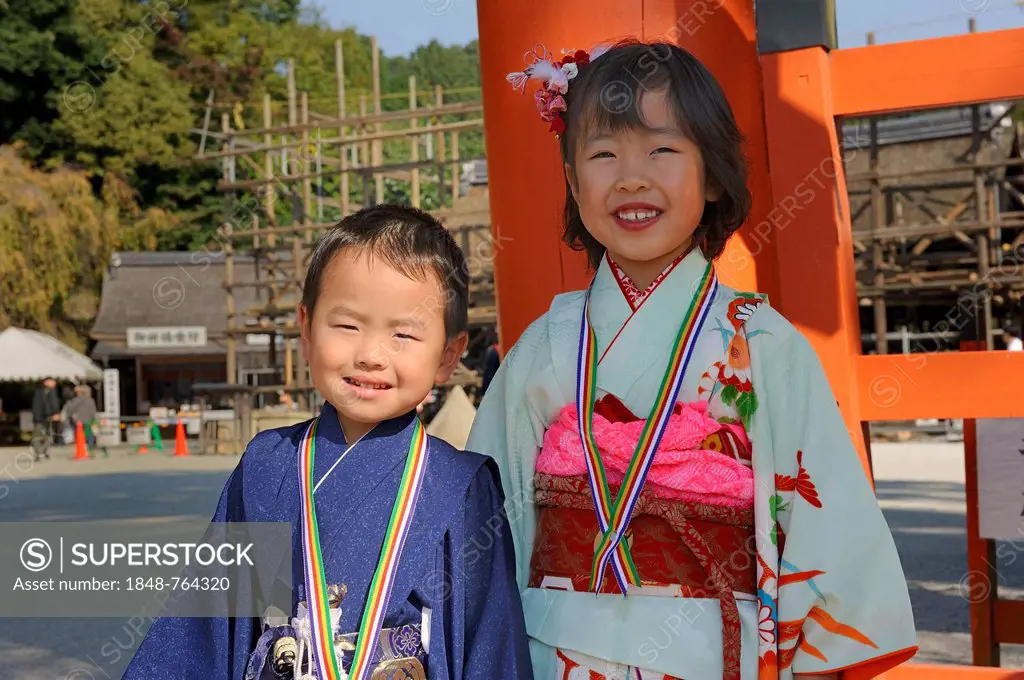 Shichi-go-san, Seven-Five-Three Festival, boy and girl in a kimono at the Kamigamo Shrine in Kyoto, Japan, East Asia, Asia