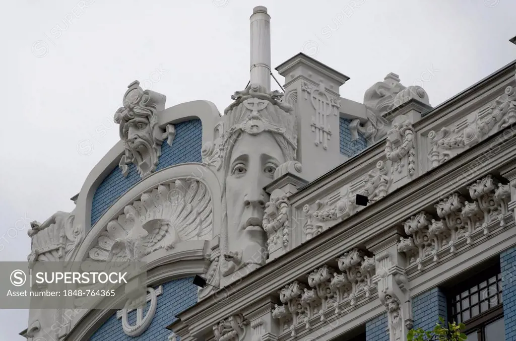 Detail view of an Art Nouveau building, ornaments, Elizabetes iela 10b, Riga, Latvia, Baltic States, Europe
