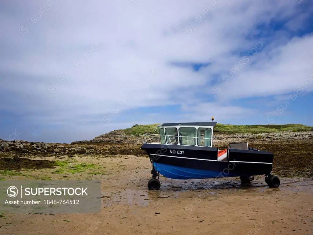 Special boat of an oyster farmer in the Petites Iles Vrac'h, Plouguerneau, Brittany, Finistere, France, Europe, PublicGround