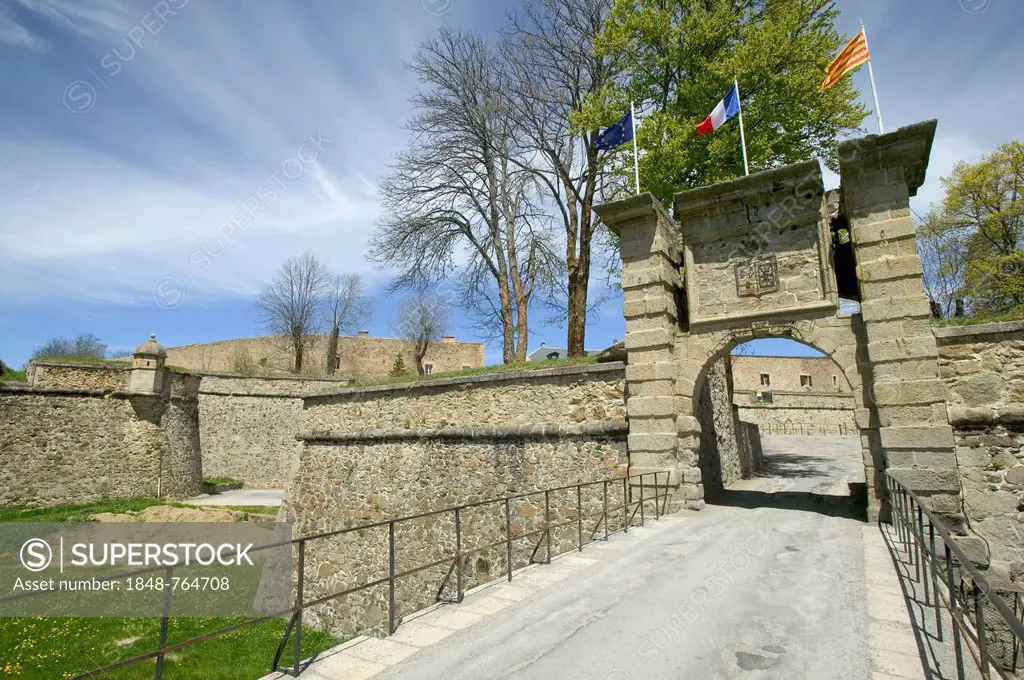 Gate, Mont Louis, Pyrenees Orientales, Catalonia, France, Europe