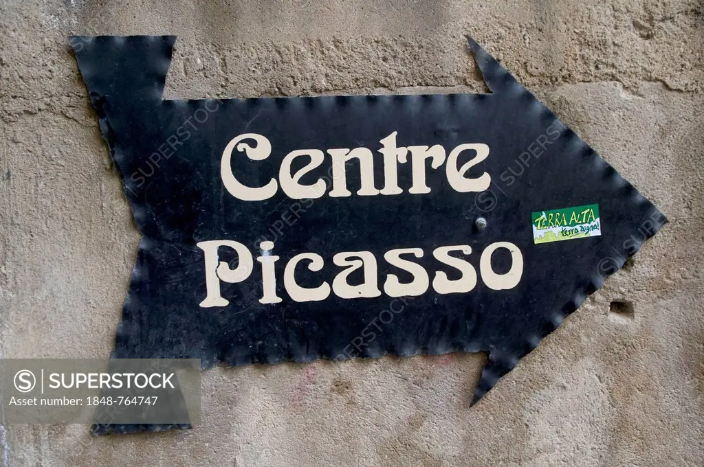 Arrow sign Centre Picasso, Picasso museum, Horta de San Juan, Catalonia, Spain, Europe
