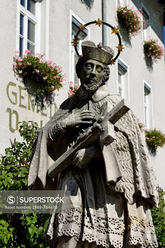 Statue of a bridge saint in front parish town hall, Marktschellenberg, Berchtesgaden, Upper Bavaria, Bavaria, Germany, Europe