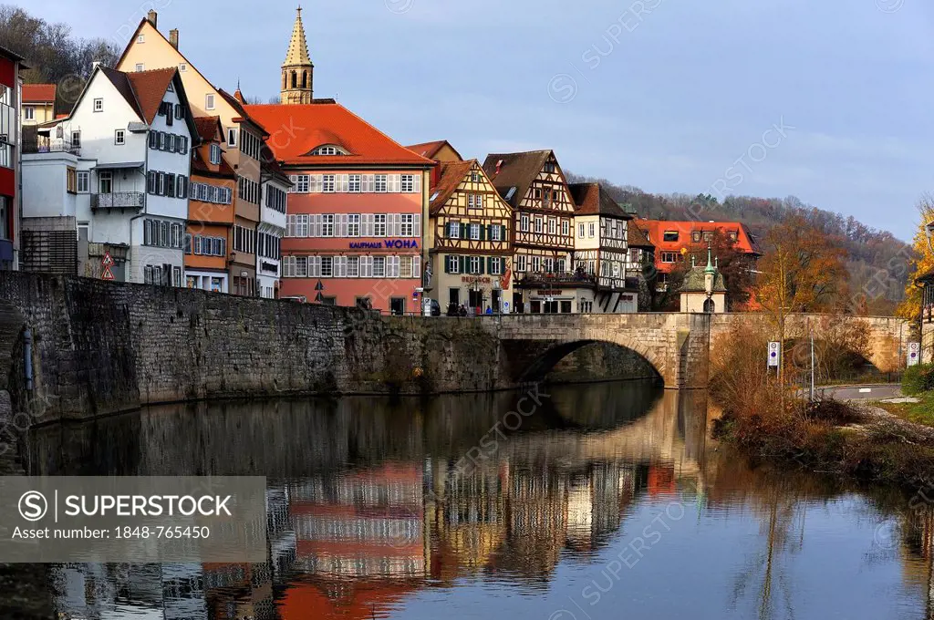 Row of old houses along the bank wall of the Kocher River, Mauerstrasse, Schwaebisch Hall, Baden-Wuerttemberg, Germany, Europe, PublicGround
