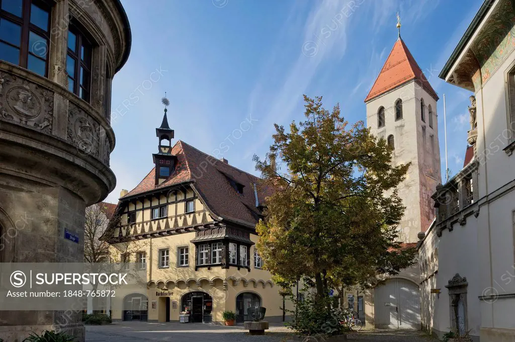 Stately half-timbered house, now used as Teehaus Bachfischer tea house, tower of the Collegiate Church of Our Lady or Old Chapel, historic town centre...