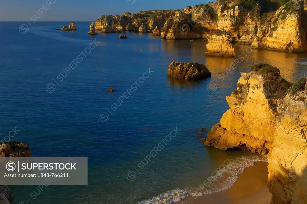 Cliffs at the Praia da Dona Ana beach, Lagos, Algarve, Portugal, Europe