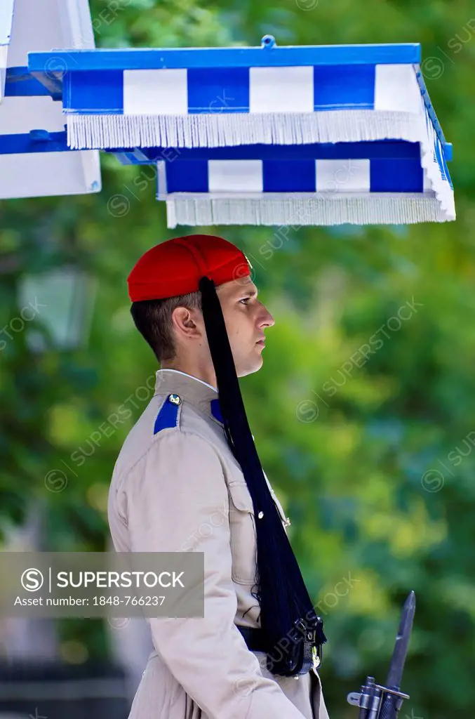 Evzone, Presidential Guard, during the changing of the guard behind the Parliament on Syntagma Square, Athens, Greece, Europe