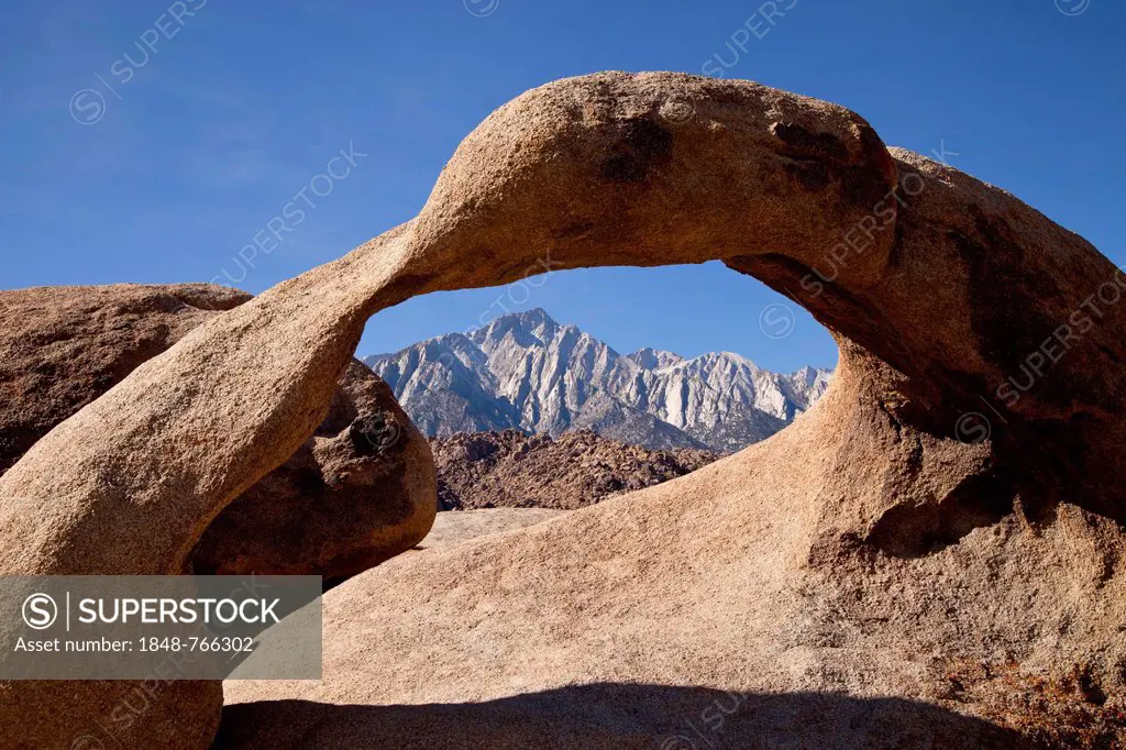 Natural arch in the Alabama Hills, Sierra Nevada, California, United States of America, USA