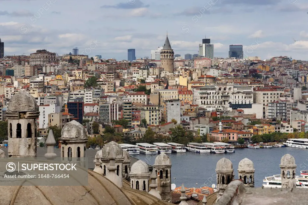 View from the Süleymaniye Mosque across the Golden Horn to Beyolu with the Galata Tower, Istanbul, Turkey, Europe