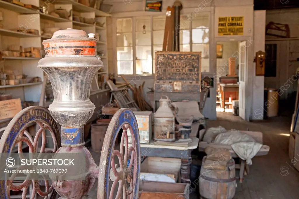 Dilapidated shop, ghost town of Bodie