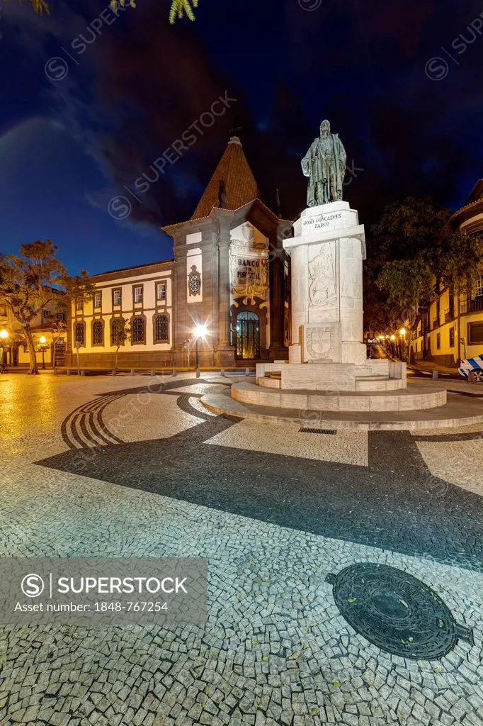 Statue of Joao Zarco Goncaves in front of the Banco de Portugal, Av Arriaga street in the historic district