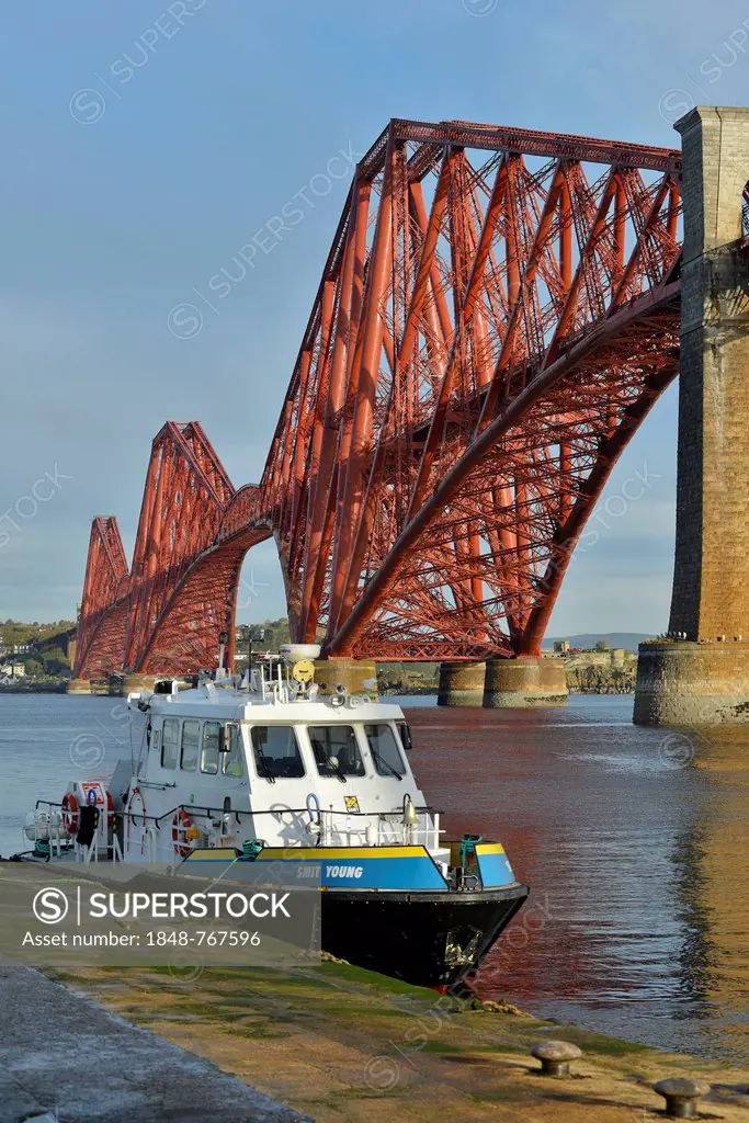 Boat wharf at Forth Bridge, railway bridge over the Firth of Forth, Queensferry, City of Edinburgh