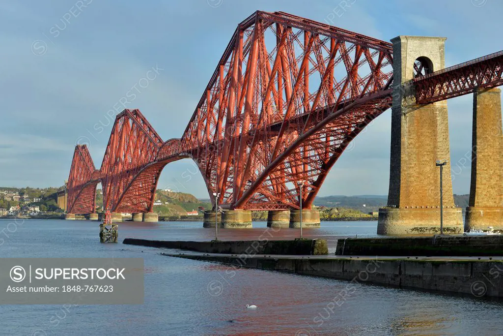 Forth Bridge, railway bridge over the Firth of Forth, Queensferry, City of Edinburgh