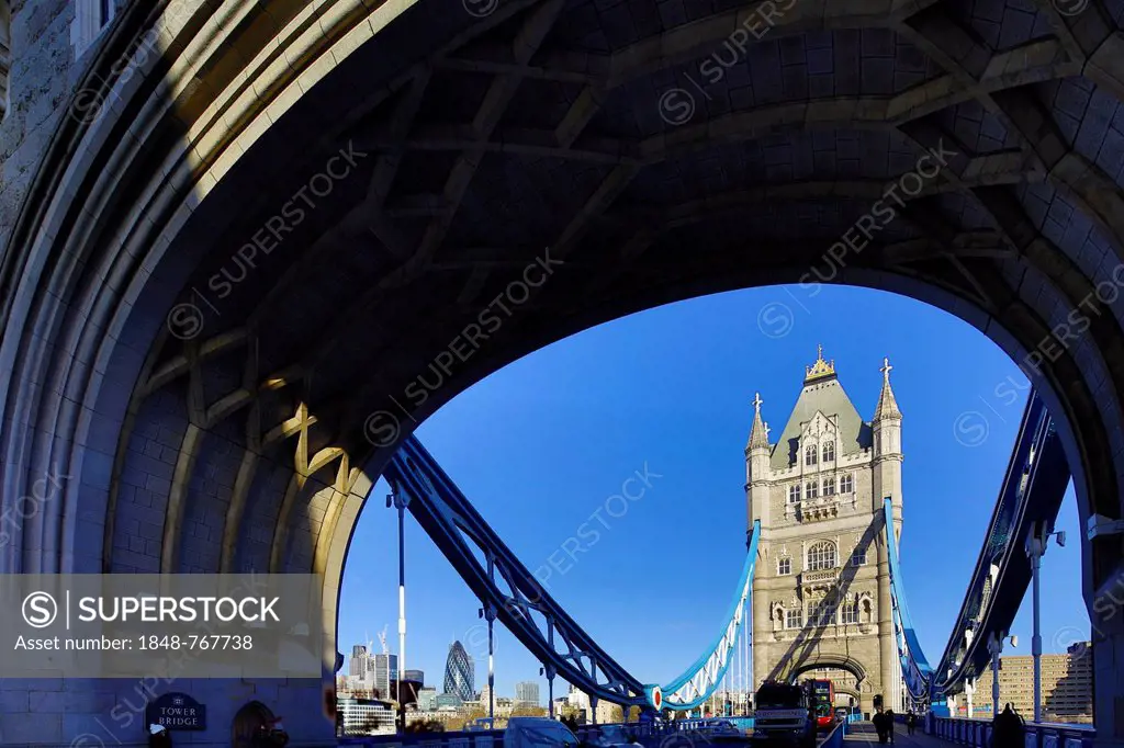 Tower Bridge, seen through the gate of the south tower towards the north tower