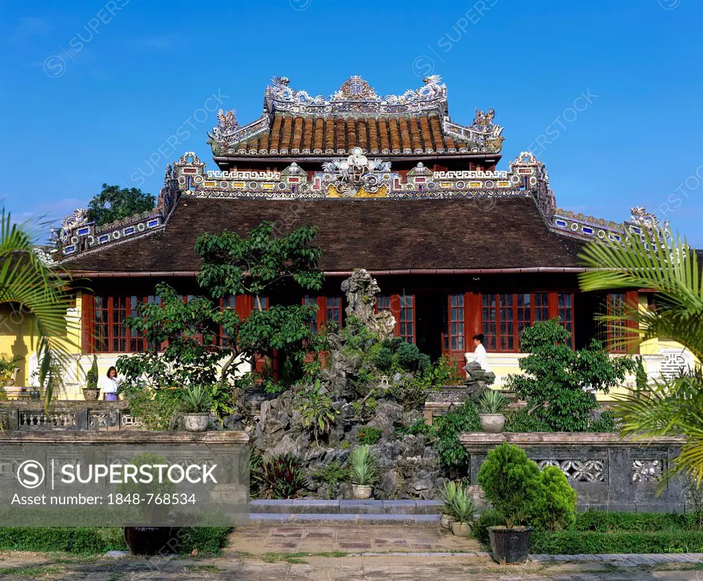 Library in the Imperial Palace of Hoang Thanh, bonsai gardens, citadel