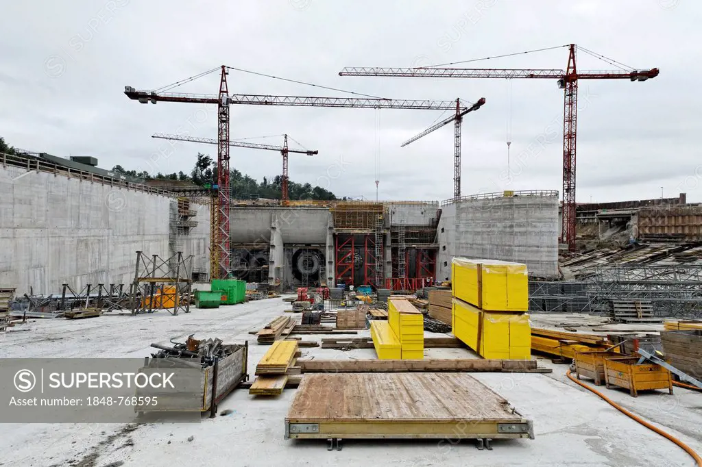 Construction site of the new hydropower plant in Rheinfelden, headwater inlet platform