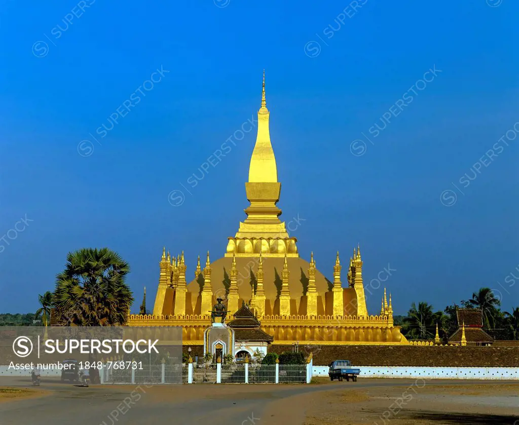 Golden Stupa, Phra That Luang