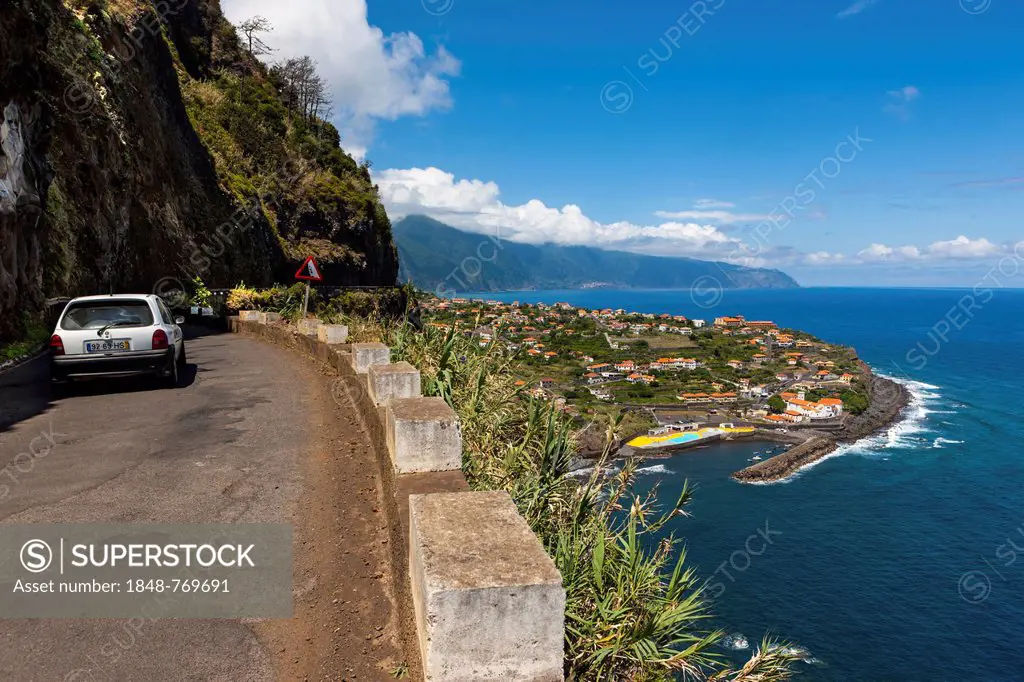 Road along the coastal cliffs