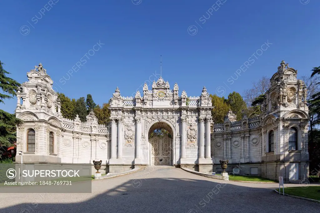 Saltanat Kapisi, Gate of the Sultan, ceremonial gate of Dolmabahçe Palace, Dolmabahçe Sarayi