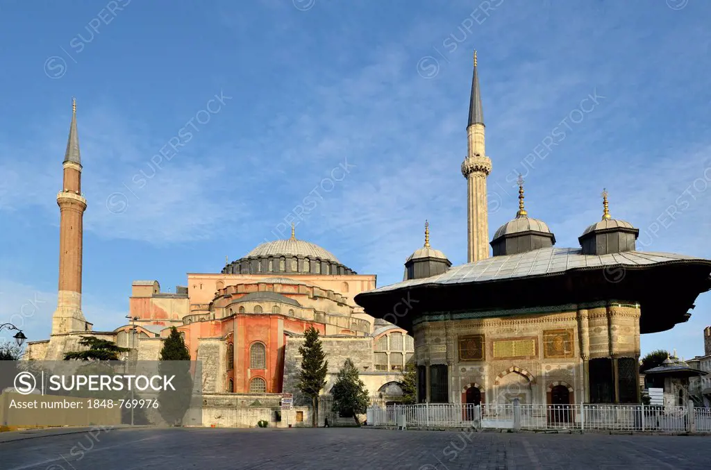 Fountain of Ahmed III and Hagia Sophia, Ayasofya, UNESCO World Cultural Heritage Site