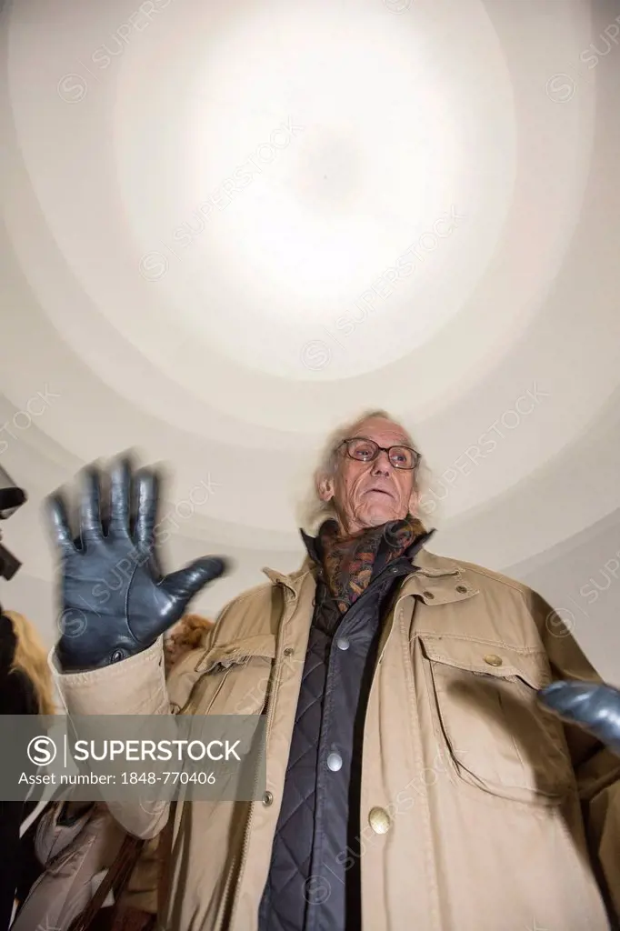 The artist Christo at the opening of the exhibition of the Christo-installation Big Air Package in the Gasometer Oberhausen