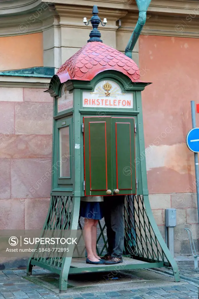 Public telephone booth