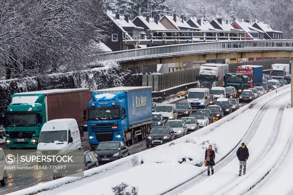 Traffic jam on the A40 motorway in winter, Ruhrschnellweg Autobahn